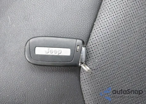 2023 Jeep Compass Limited 4X4 z USA, uszkodzony, nr VIN 3C4NJDCN1PT558986